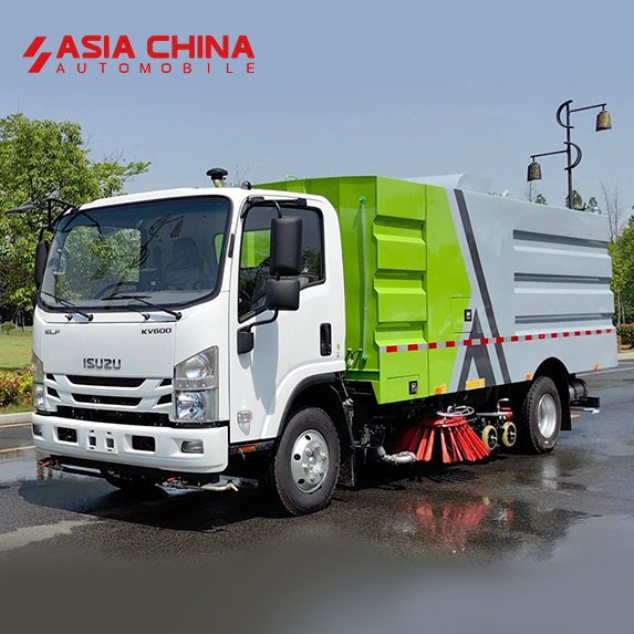 Isuzu Подметально-моечная машина