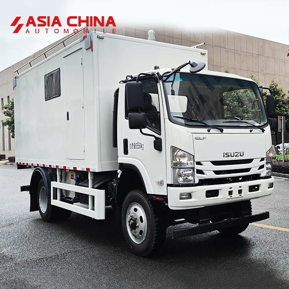 Isuzu Command Vehicle