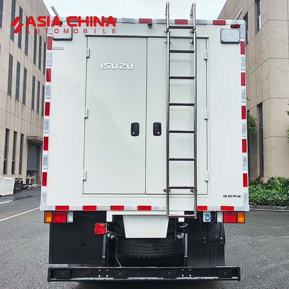 Isuzu Command Vehicle