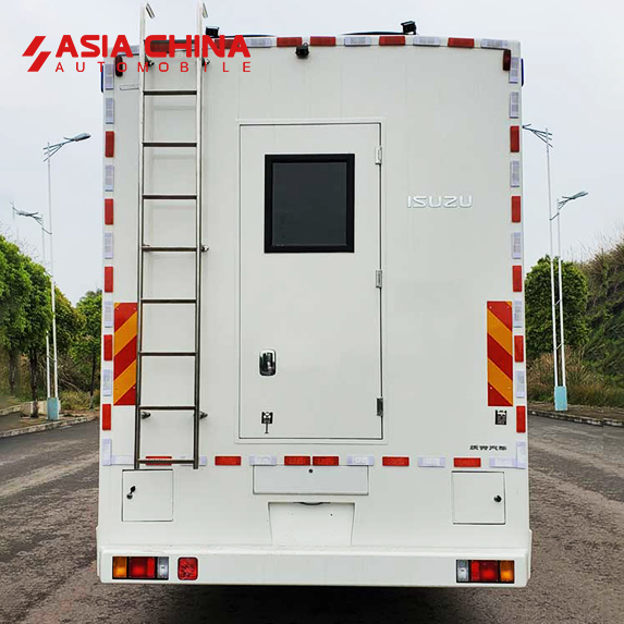 Isuzu Field Kitchen Truck