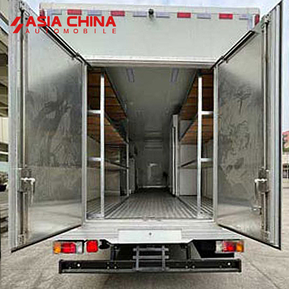 Isuzu Emergency Supply truck
