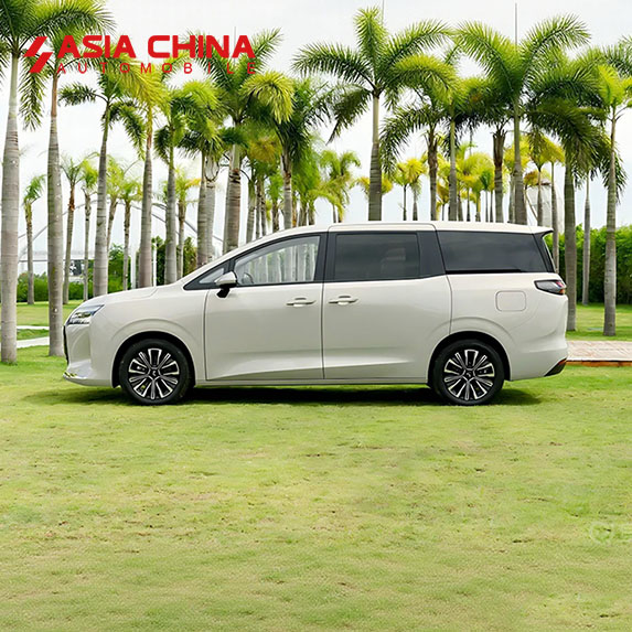 Wuling Xingguang 730 PHEV | 7-Seater Plug-in Hybrid MPV