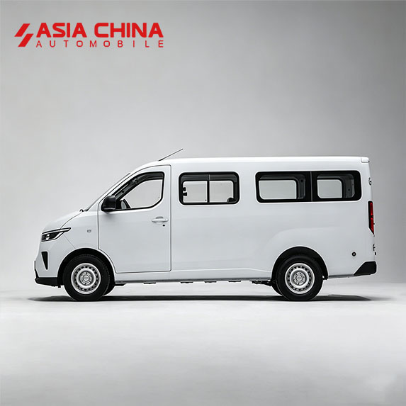 Wuling Yangguang Electric Passenger Van | Up to 440 km Range