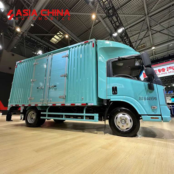 Isuzu EQ2 Right-Hand Drive Electric Box Truck