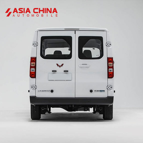 Wuling Yangguang Electric Passenger Van | Up to 440 km Range
